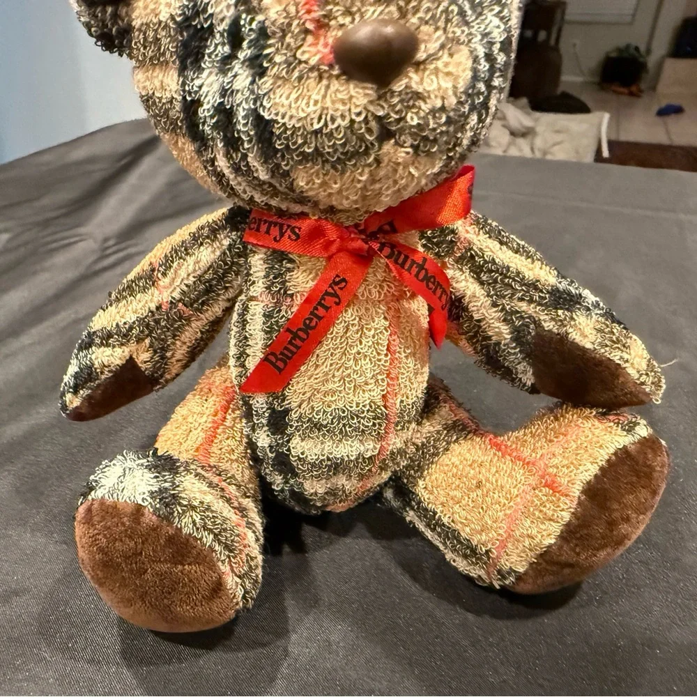 Burberry Vintage Check Thomas Teddy Bear Red Bow 
2000 Collection 15x15x10cm - Picture 5 of 16
